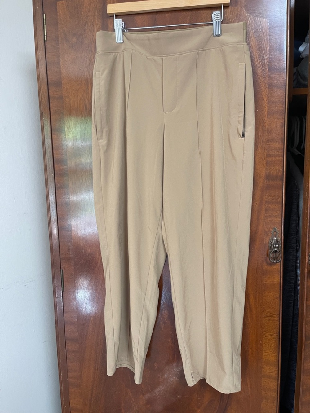 Athleta Cropped Tan Ankle Pants